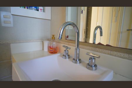 Casa à venda com 336m², 8 quartos e 5 vagasBanheiro superior 