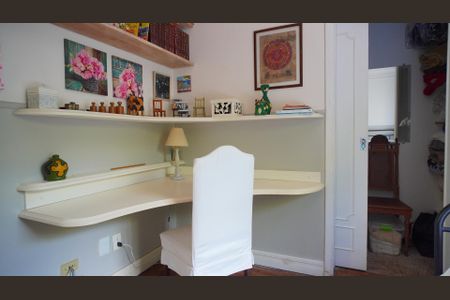 Casa à venda com 336m², 8 quartos e 5 vagasQuarto 2