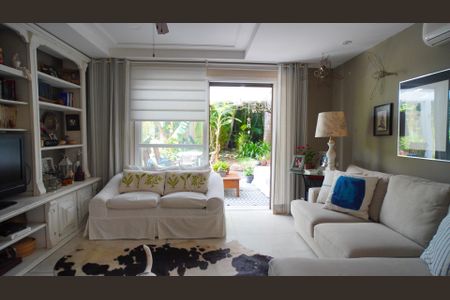 Casa à venda com 336m², 8 quartos e 5 vagasSala 3