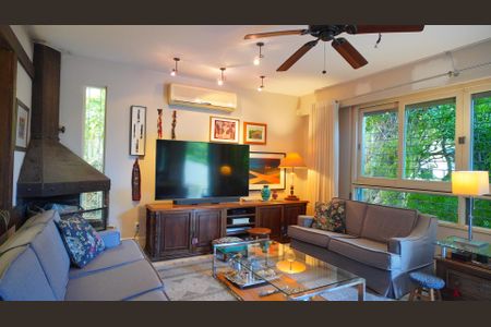 Casa à venda com 336m², 8 quartos e 5 vagasSala 1