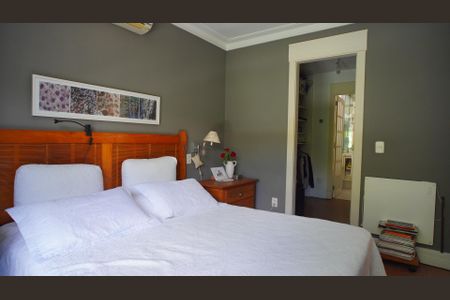 Casa à venda com 336m², 8 quartos e 5 vagasQuarto 6