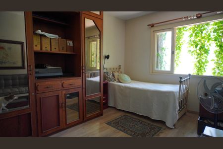 Casa à venda com 336m², 8 quartos e 5 vagasQuarto edícula 