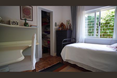 Casa à venda com 336m², 8 quartos e 5 vagasQuarto 2