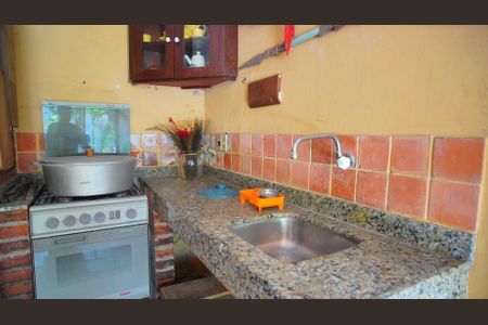 Casa à venda com 336m², 8 quartos e 5 vagasFestas 