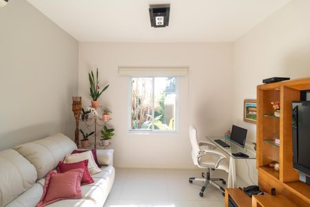 Casa à venda com 254m², 3 quartos e 2 vagasSalas