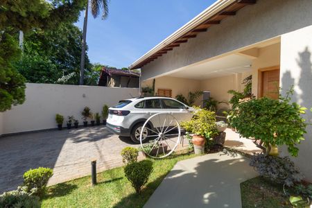 Casa à venda com 254m², 3 quartos e 2 vagasFachada