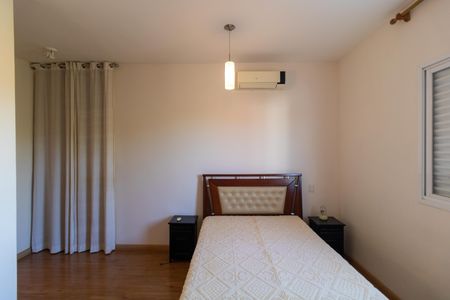 Casa à venda com 254m², 3 quartos e 2 vagasSuíte