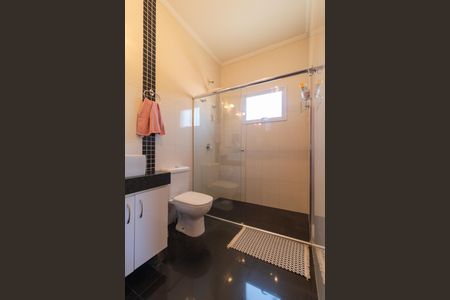 Casa à venda com 254m², 3 quartos e 2 vagasBanheiro da Suíte