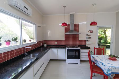 Casa à venda com 254m², 3 quartos e 2 vagasCozinha