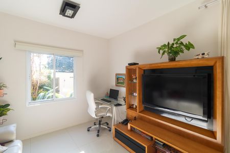 Casa à venda com 254m², 3 quartos e 2 vagasSalas