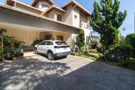 Casa à venda com 254m², 3 quartos e 2 vagasFachada