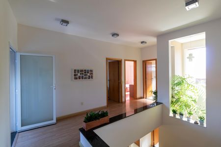 Casa à venda com 254m², 3 quartos e 2 vagasHall dos dormitórios