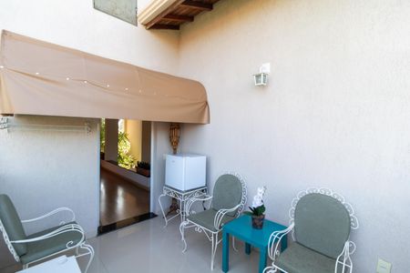 Casa à venda com 254m², 3 quartos e 2 vagasTerraço