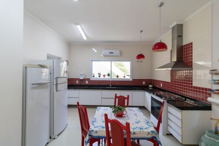 Casa à venda com 254m², 3 quartos e 2 vagasCozinha