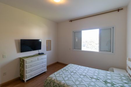 Casa à venda com 254m², 3 quartos e 2 vagasQuarto 01