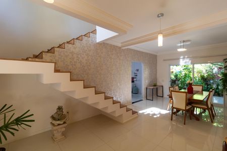 Casa à venda com 254m², 3 quartos e 2 vagasSalas