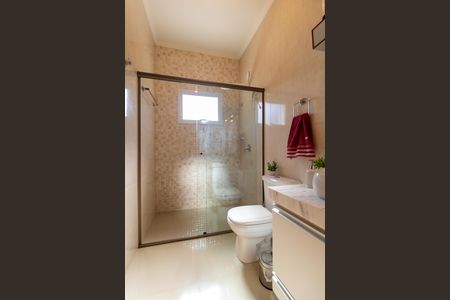 Casa à venda com 254m², 3 quartos e 2 vagasBanheiro