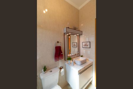 Casa à venda com 254m², 3 quartos e 2 vagasBanheiro