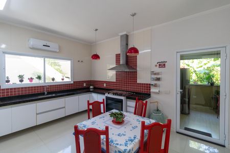 Casa à venda com 254m², 3 quartos e 2 vagasCozinha