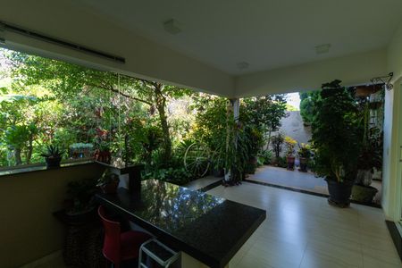 Casa à venda com 254m², 3 quartos e 2 vagasexcluir