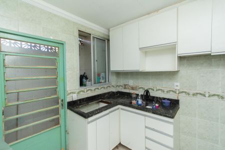 Cozinha de casa para alugar com 2 quartos, 55m² em Água Branca, Contagem