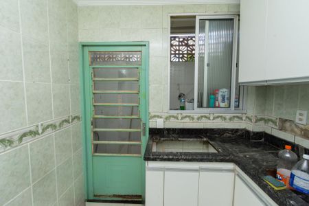 Cozinha de casa para alugar com 2 quartos, 55m² em Água Branca, Contagem