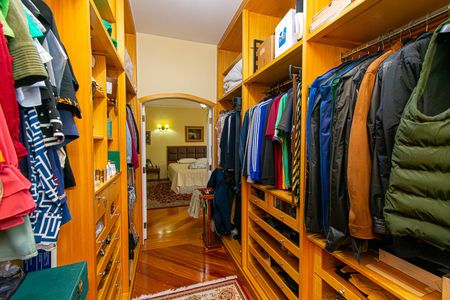 Suíte master - Closet de casa à venda com 4 quartos, 327m² em Planalto Paulista, São Paulo