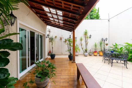 Quintal de casa à venda com 4 quartos, 327m² em Planalto Paulista, São Paulo