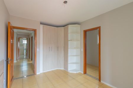 Casa de condomínio para alugar com 200m², 5 quartos e 4 vagasSuíte