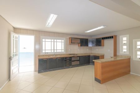 Casa de condomínio para alugar com 200m², 5 quartos e 4 vagasSala/Cozinha