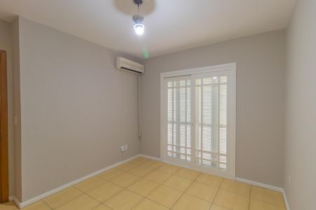 Casa de condomínio para alugar com 200m², 5 quartos e 4 vagasQuarto 3