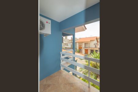 Casa de condomínio para alugar com 200m², 5 quartos e 4 vagasSacada do Quarto 2