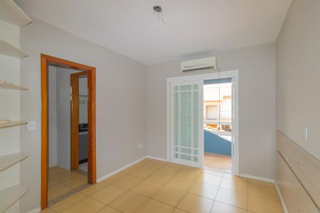 Casa de condomínio para alugar com 200m², 5 quartos e 4 vagasSuíte