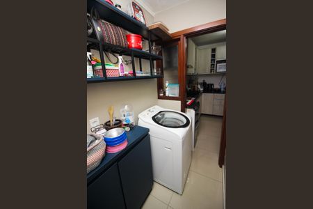 Casa de condomínio à venda com 129m², 3 quartos e 1 vagaÁrea de Serviço