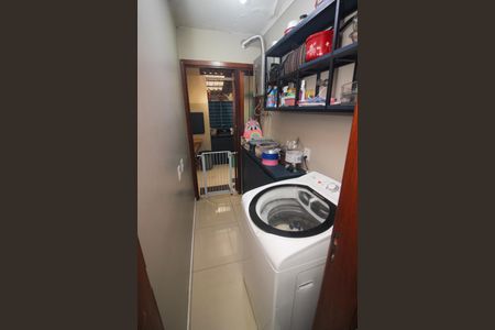 Casa de condomínio à venda com 129m², 3 quartos e 1 vagaÁrea de Serviço