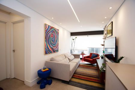 Sala de estar de apartamento à venda com 2 quartos, 57m² em Pinheiros, São Paulo