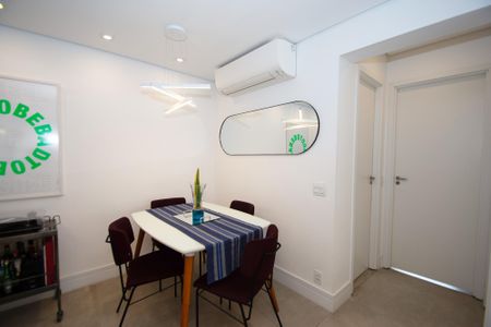 Sala de jantar de apartamento à venda com 2 quartos, 57m² em Pinheiros, São Paulo