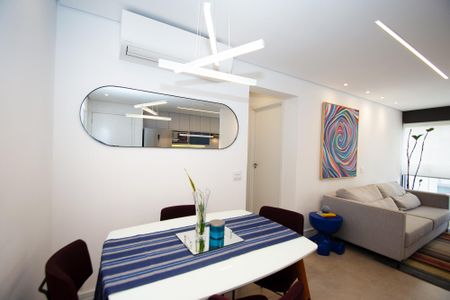 Apartamento à venda com 57m², 2 quartos e 1 vagaSala de jantar