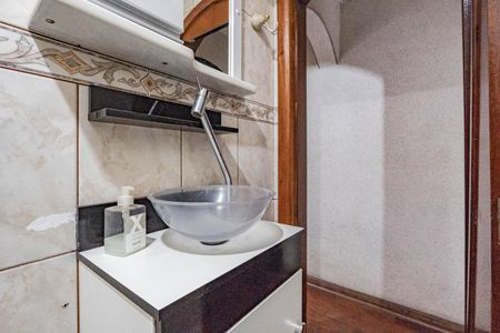 Casa à venda com 150m², 4 quartos e 1 vaga Casa à venda com 150m², 4 quartos e 1 vagaBanheiro