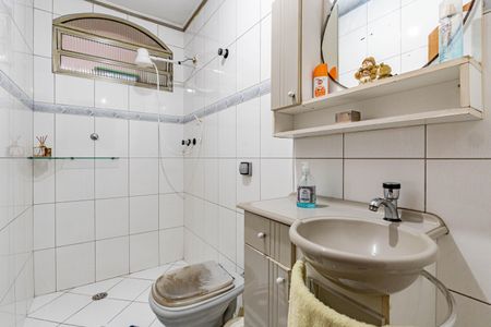 Casa à venda com 150m², 4 quartos e 1 vaga Casa à venda com 150m², 4 quartos e 1 vagaBanheiro