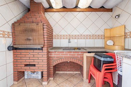 Casa à venda com 150m², 4 quartos e 1 vaga Casa à venda com 150m², 4 quartos e 1 vagaQuintal