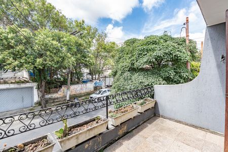 Casa à venda com 150m², 4 quartos e 1 vaga Casa à venda com 150m², 4 quartos e 1 vagaVaranda