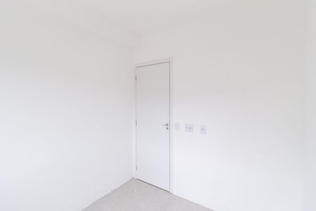 Quarto 1 de apartamento para alugar com 2 quartos, 45m² em Vila Sul Americana, Carapicuíba