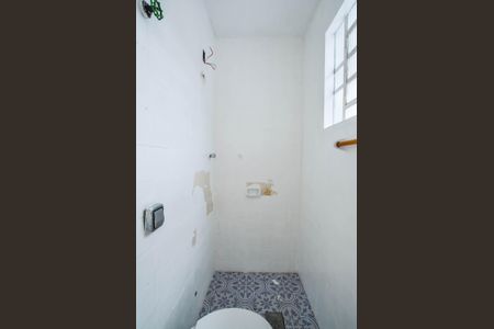 Banheiro da Suíte de casa para alugar com 1 quarto, 50m² em Utinga, Santo André