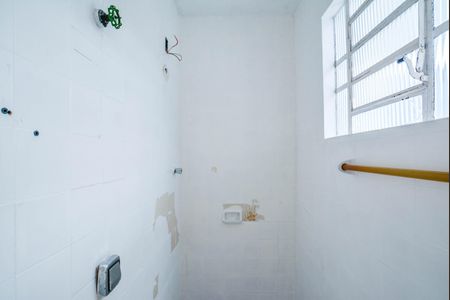 Banheiro da Suíte de casa para alugar com 1 quarto, 50m² em Utinga, Santo André