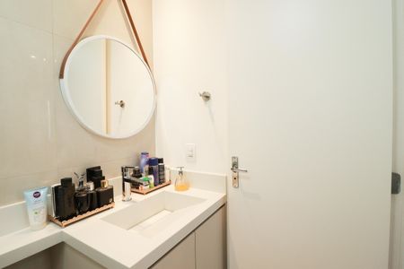 Apartamento à venda com 65m², 3 quartos e 1 vaga Apartamento à venda com 65m², 3 quartos e 1 vagaBanheiro da Suíte