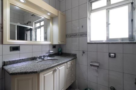 Casa à venda com 450m², 5 quartos e sem vaga Casa à venda com 450m², 5 quartos e sem vagaBanheiro da Suíte