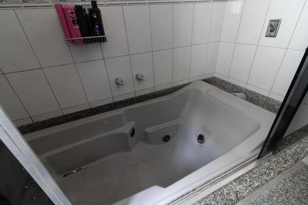 Casa à venda com 450m², 5 quartos e sem vaga Casa à venda com 450m², 5 quartos e sem vagaBanheiro da Suíte