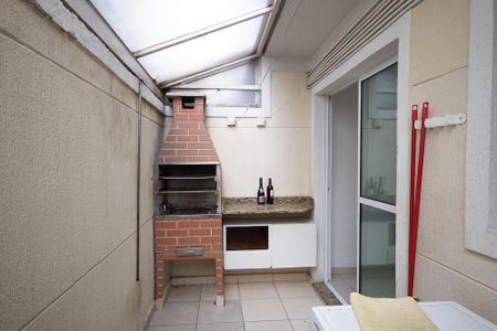 Casa para alugar com 65m², 2 quartos e 1 vagaÁrea de Serviço / Churrasqueira