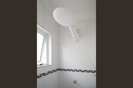 Banheiro da Suíte 1 de casa para alugar com 2 quartos, 65m² em Vila Irmaos Arnoni, São Paulo